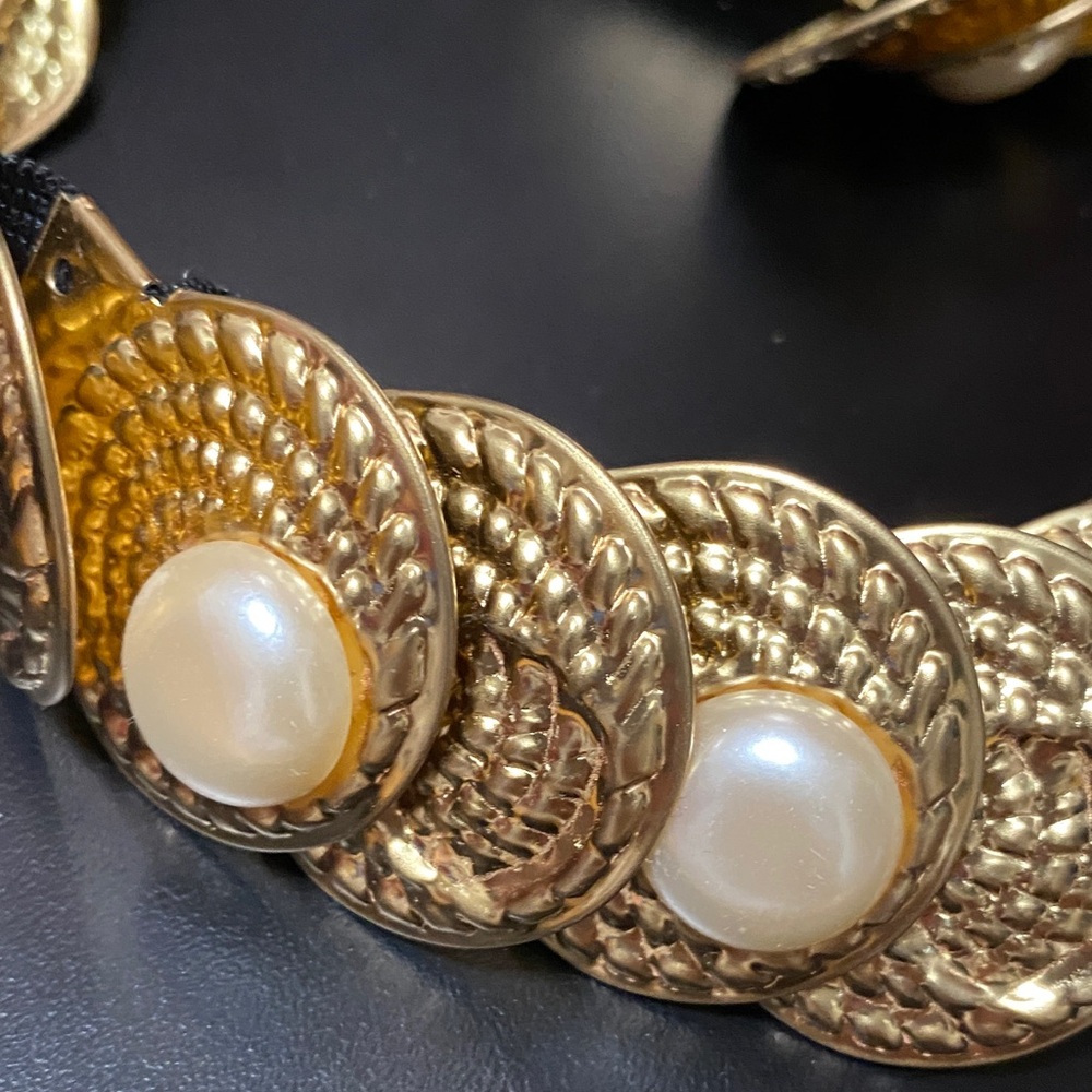 Elegant vintage Gold disk and Pearl Women's 36” stretchable belt - Picture 13 of 16
